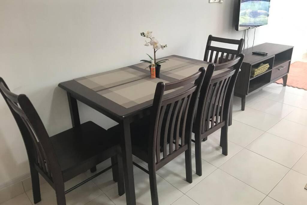 Homestaybaba Close To Ukm, Gmi, & More ! Kajang Exterior photo